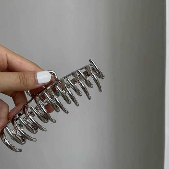 NEW! Hair Accessories - Picture 4 of 5